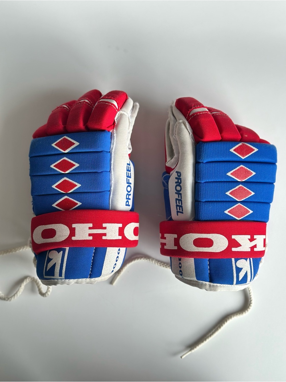 Vintage KOHO Profeel 3000, Youth Red, White & Blue Hockey Gloves